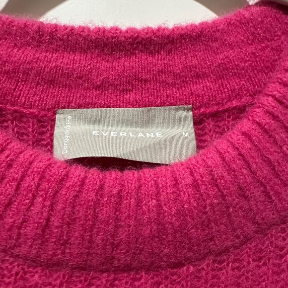 Everlane The Cocoon Crew in Alpaca Pink Base - Size M - Picture 3 of 7